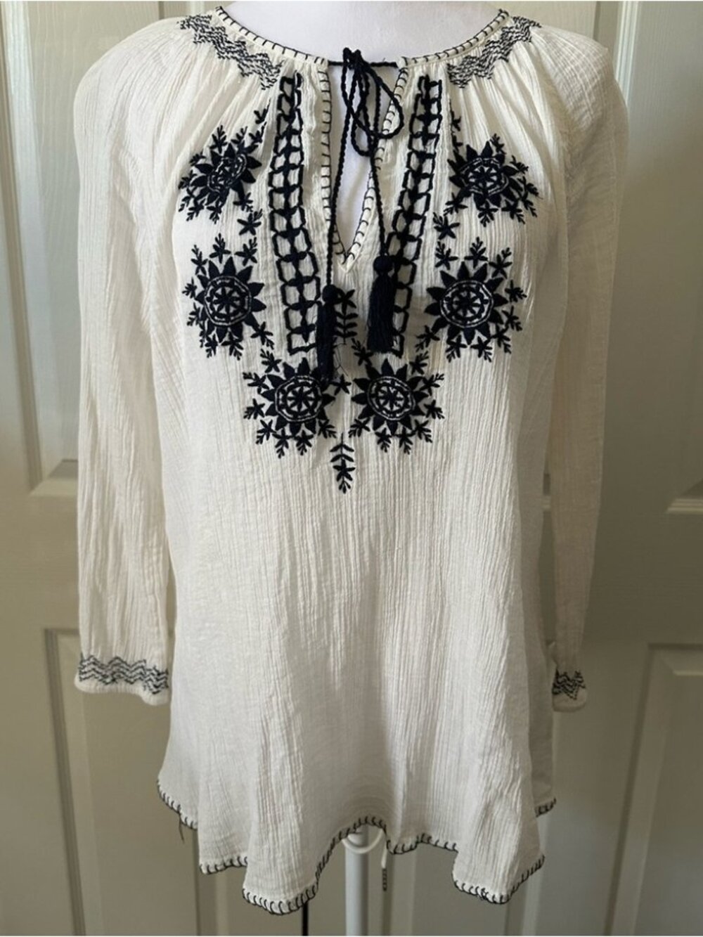 Boho Embroidered Top, long sleeves, Medium